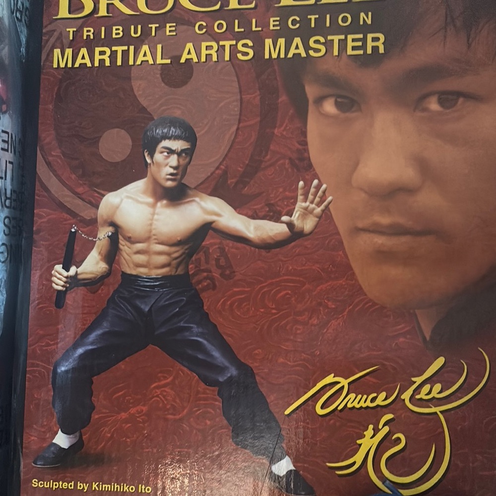 Bruce Lee Tribute Collection Figure